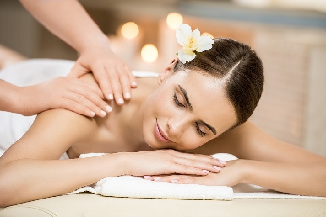 Bí quyết massage giúp làm sáng làn da