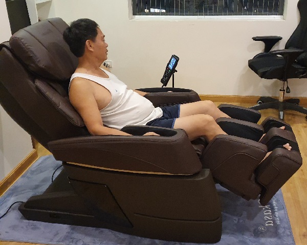 Cải thiện sinh lý ở nam giới bằng ghế massage toàn thân