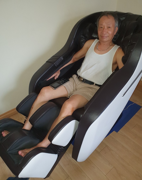 Ghế massage giúp điều trị bệnh xương khớp