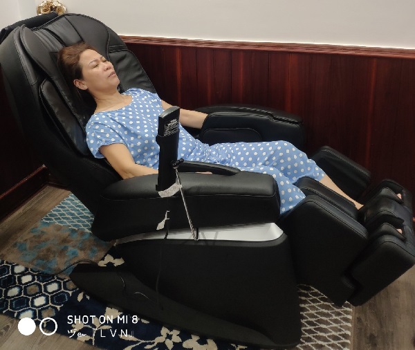 Ghế massage hỗ trợ giảm đau dây thần kinh bả vai
