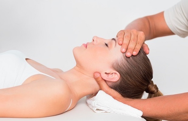 Massage đầu giảm căng thẳng